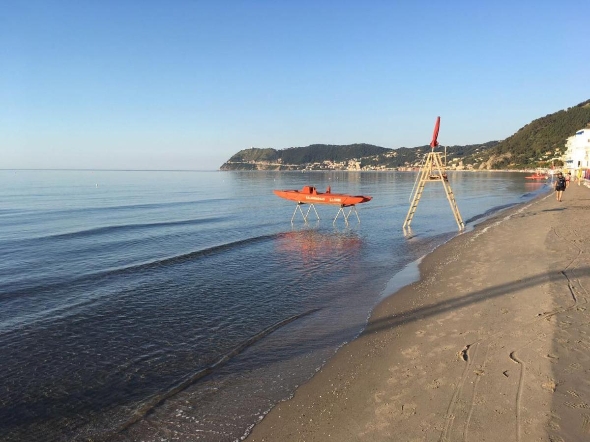 Hotel Ligure Alassio Exterior foto